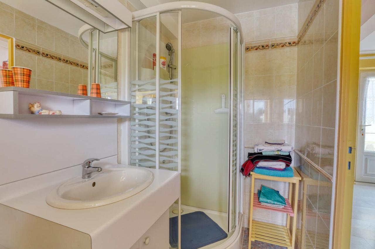 Maison Spacieuse Avec Jardin Pres De Le Bouffay Commes Luaran gambar