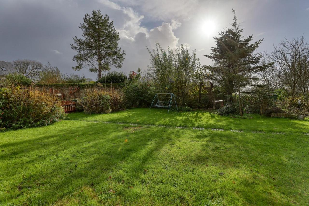 Maison Spacieuse Avec Jardin Pres De Le Bouffay Commes Luaran gambar